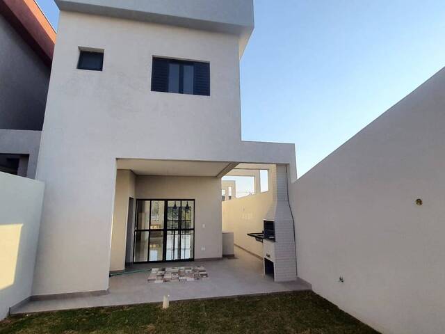 Casa para Venda em Santana de Parnaíba - 3