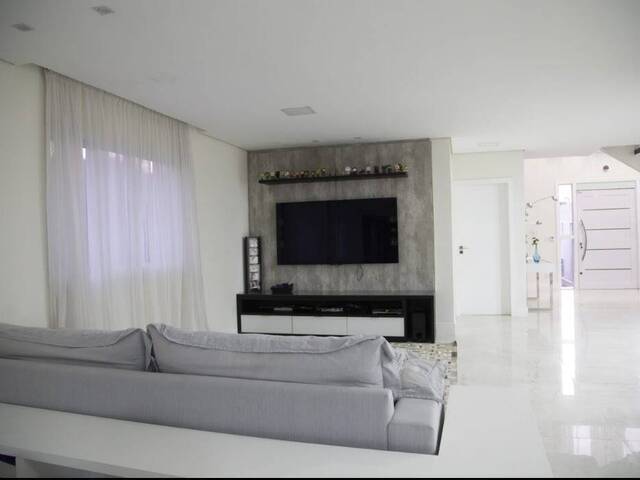 Casa para Venda em Santana de Parnaíba - 3