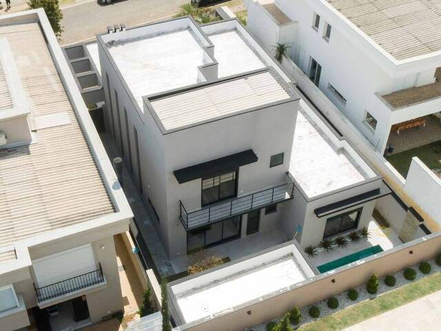 Casa para Venda em Santana de Parnaíba - 4