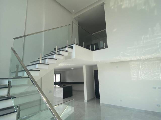 Casa para Venda em Santana de Parnaíba - 5